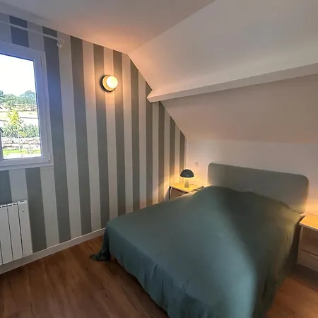 Ferienhaus De Belle Vue, Lac, Jacuzzi Et Piscine Privee Salles-Curan